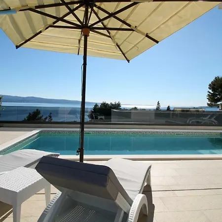 Sleeps 8 Pool Air Con Wifi T812194 빌라
